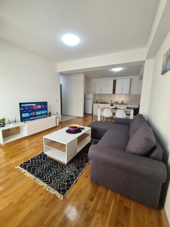 Smart Apartments Skopje Buitenkant foto