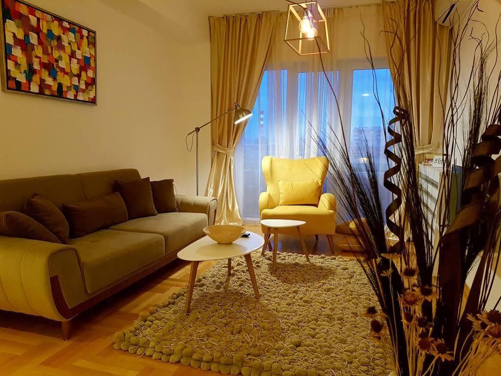 Smart Apartments Skopje Buitenkant foto